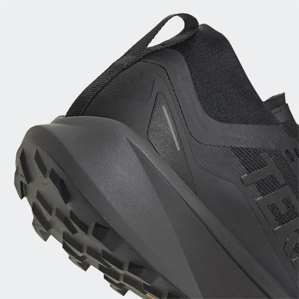 terrex-agravic-marka-adidas-kod-producenta-jr5240