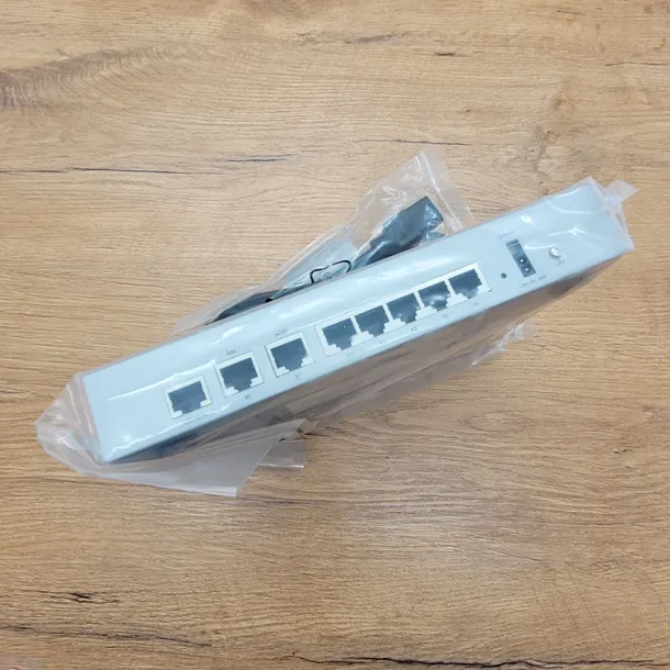 firewall-sonicwall-tz-215-liczba-portow-lan-rj-45-1