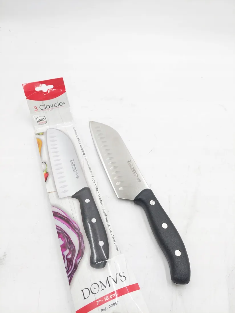 3-claveles-noz-santoku-18-cm