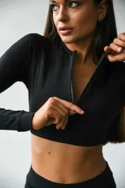 damski-czarny-rashguard-top-sportowy-z-zamkiem-na-silownie-joge-i-trening