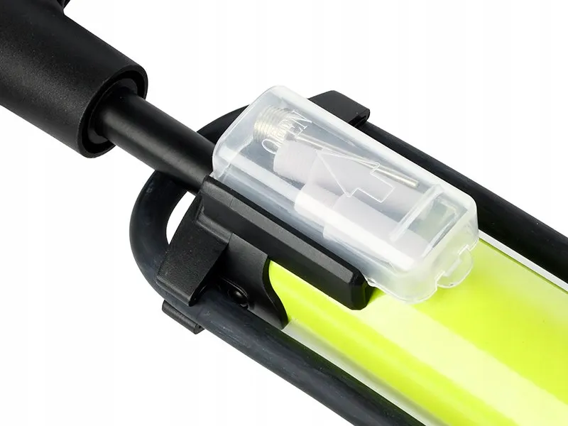 pompka-reczna-slupkowa-z-cisnieniomierzem-max-11-bar-160-psi