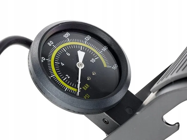 pompka-nozna-jednotlokowa-z-analogowym-cisnieniomierzem-max-11-bar-160-p-stan-nowy-marka-quick-brake