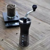 hario-mini-mill-slim-plus-mlynek-do-kawy-kolor-dominujacy-inny