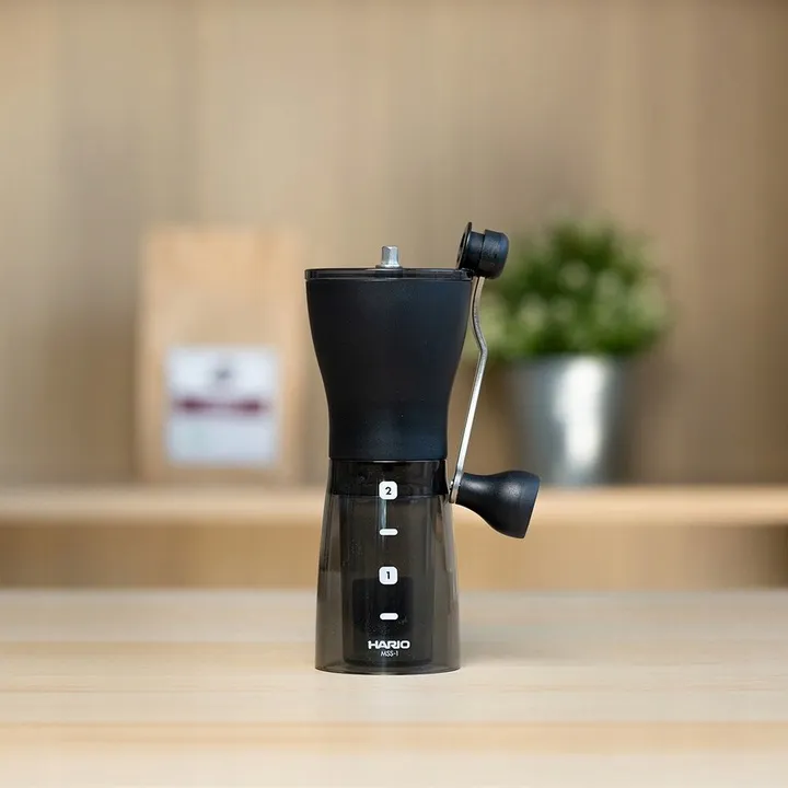hario-mini-mill-slim-plus-mlynek-do-kawy