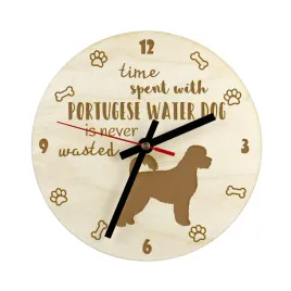 portugalski-pies-dowodny-zegar-z-psem-drewniany-zegar-z-grawerem-person