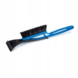 skrobaczka-goodyear-skrobak-do-szyb-na-snieg-lod