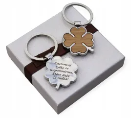 brelok-grawer-koniczynka-prezent-do-kluczy-car-na