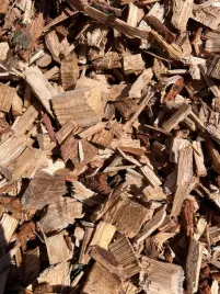 zrebka-drzewna-lisciasta-debowa-naturalne-podloze-do-ogrodu-60l-10-kg