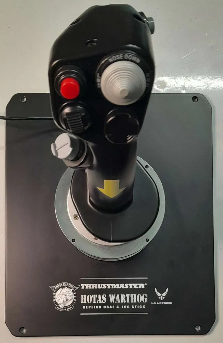 joystick-thrustmaster-hotas-warthog-flight-stick