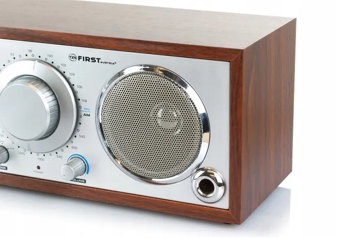 radio-w-stylu-retro-sieciowe-first-austria