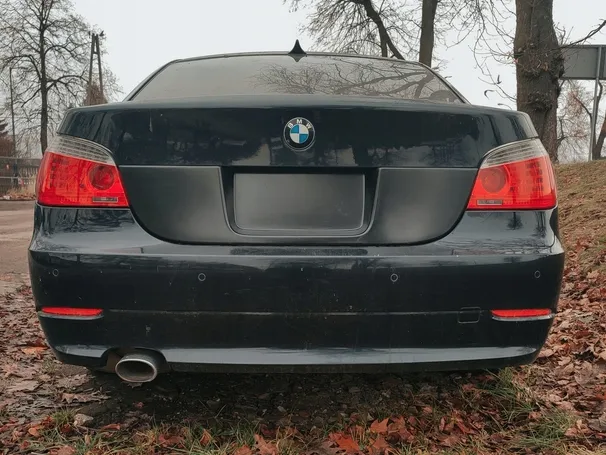 bmw-e60-blenda-pod-tablice-usa-japan-kolor-czarny