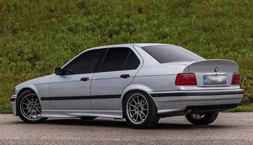 bmw-e36-ductail-spoiler-csl-sedan-kolor-czarny