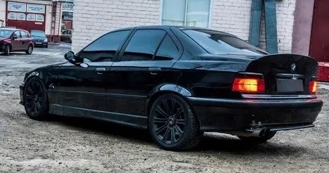bmw-e36-ductail-spoiler-csl-sedan-typ-samochodu-samochody-osobowe