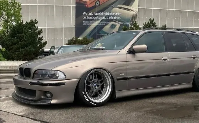bmw-e39-dokladka-spoiler-przod-csl-strona-zabudowy-przod