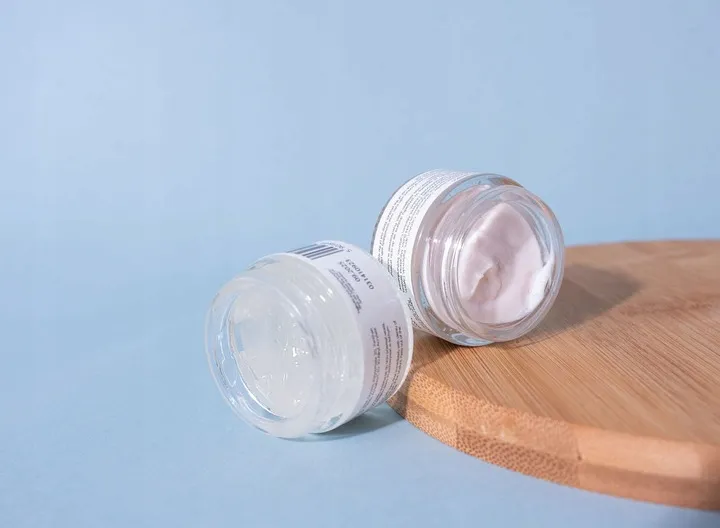 peeling-enzymatyczny-do-brwi-wonder-brows