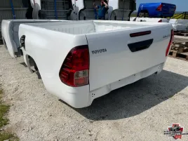 skrzynia-ladunkowa-paka-burta-toyota-hilux-15-kabiny-extra-cab