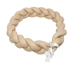 warkocz-ochraniacz-do-lozeczka-210cm-bezowy