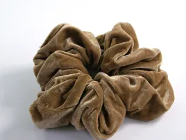 scrunchie-mega-duza-xxxl-aksamitna-srednica-16-18-cm-bezowy