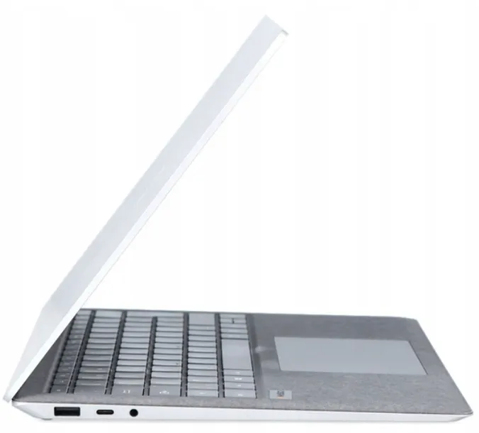135-microsoft-laptop-surface-3