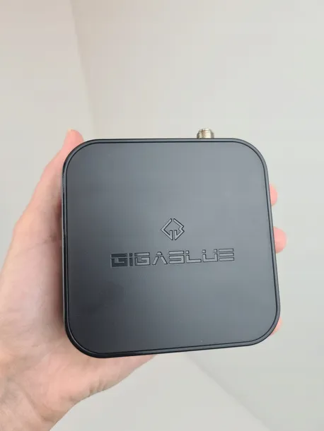 dekoder-telewizyjny-gigablue-x1-plus-4k-android-iptv-ott-1x-tuner-dvb-s2x-kod-producenta-4260190963875