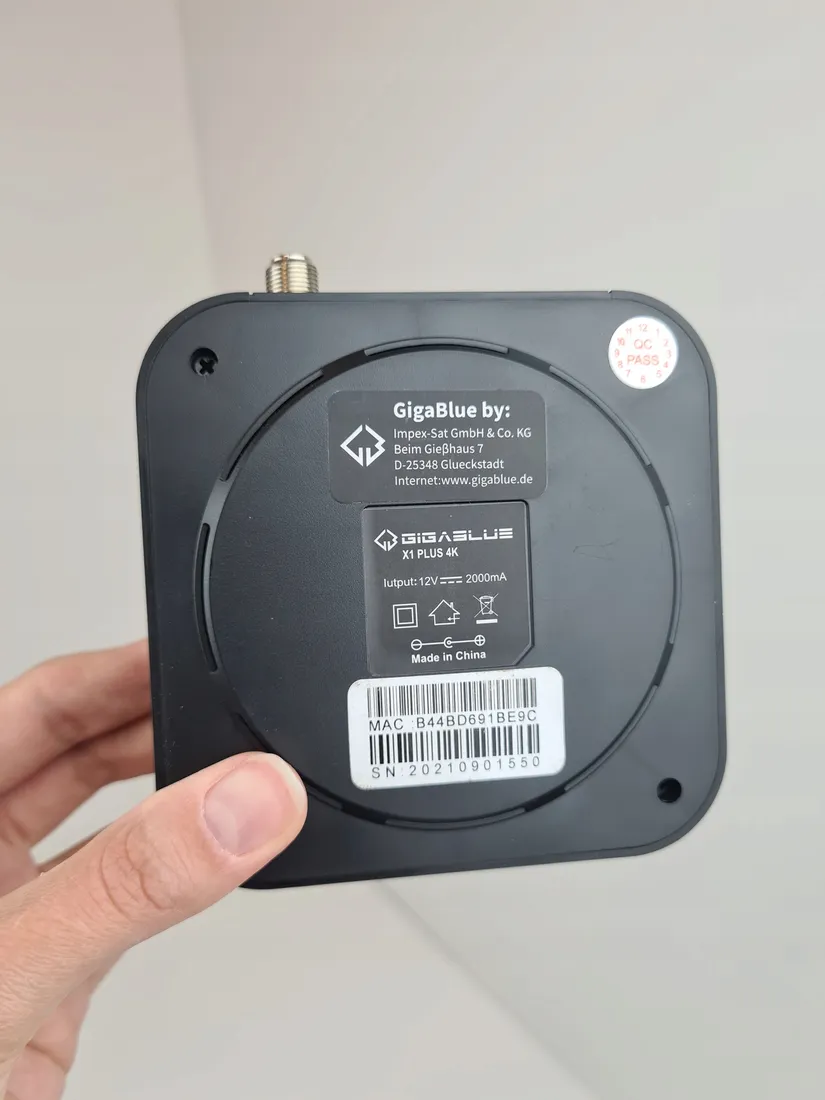 dekoder-telewizyjny-gigablue-x1-plus-4k-android-iptv-ott-1x-tuner-dvb-s2x-stan-powystawowy