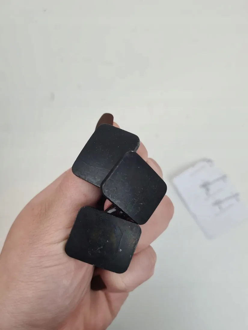 adaptery-relingow-thule-889301-stan-powystawowy