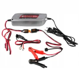 prostownik-kraftpaket-136300-12-24v-30-300ah-starter-booster-lcd