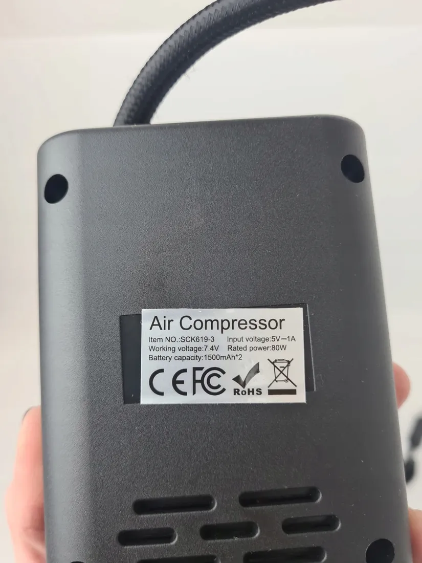 kompaktowy-kompresor-na-usb-do-opon-rowerow-150-psi-74-v-3600-mah