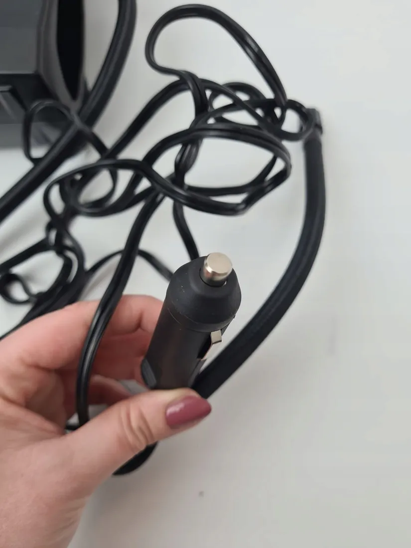 kompaktowy-kompresor-amazon-basics-psi-150-dc-12v-przenosny-stan-powystawowy