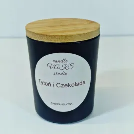 ekologiczna-swieca-sojowa-zapachowa-w-szkle-z-drewniana-pokrywa-150g-wosku