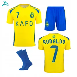 komplet-stroj-pilkarski-ronaldo-getry-rozm-134-cm