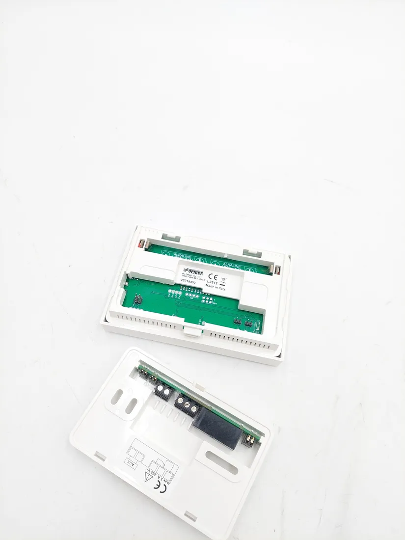 termostat-vemer-ve718300-stan-powystawowy