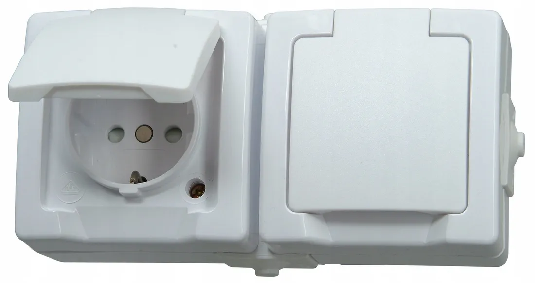 gniazdo-elektryczne-scienne-kopp-bialy