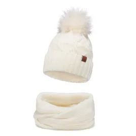 czapka-zimowa-damska-z-pomponem-komin-ecru