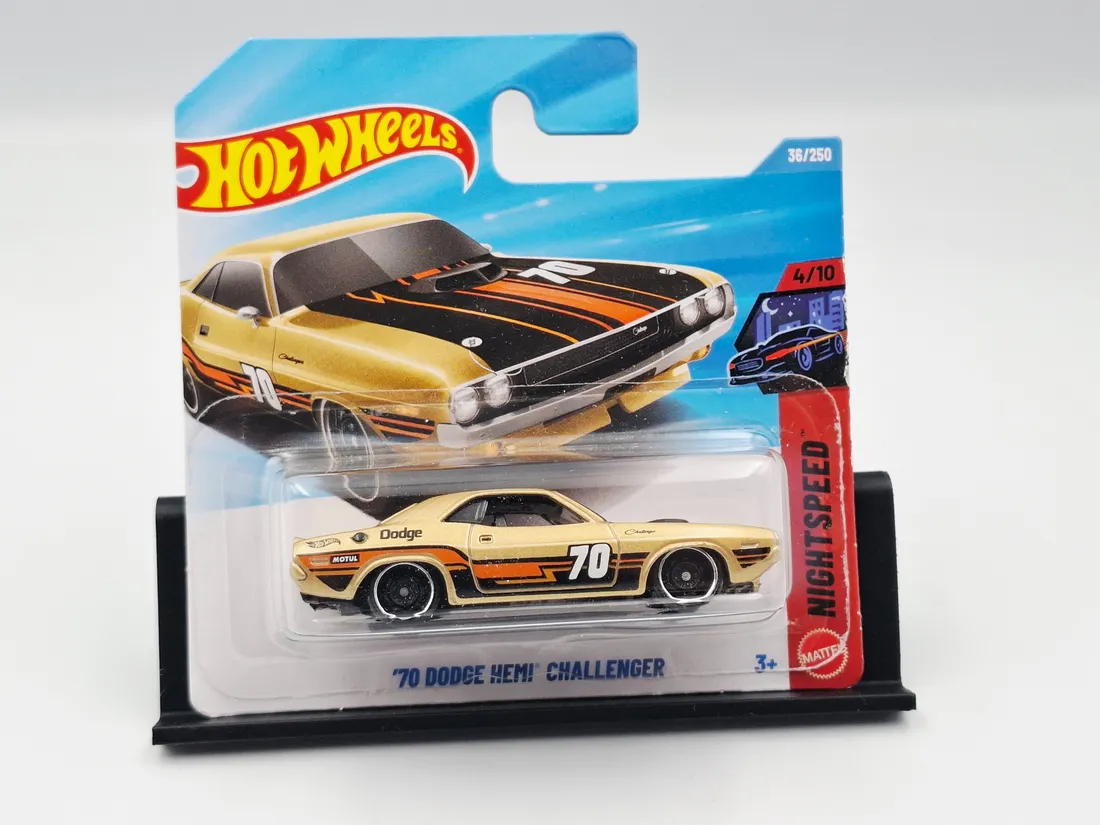 hot-wheels-70-dodge-hemi-challenger-bohater-brak