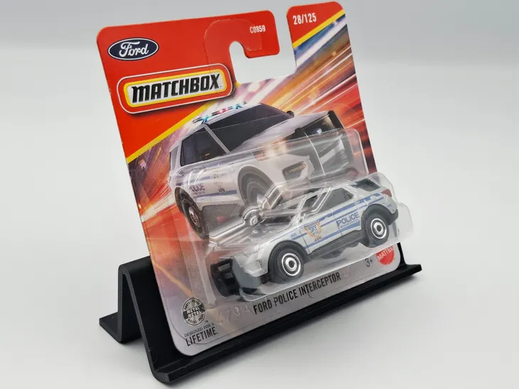matchbox-ford-police-interceptor-bohater-brak