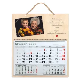 personalizowany-drewniany-kalendarz-scienny-2026-dla-babci