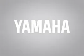 biala-naklejka-yamaha-na-motocykl-20x5cm