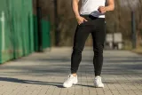 spodnie-dresowe-dresy-wiosenne-ze-sciagaczem-na-codzien-no6-czarne-plec-unisex