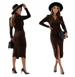 seksowna-elegancka-sukienka-welurowa-midi-z-rozcieciem-marszczona-s-36