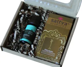 zestaw-prezentowy-olejek-eteryczny-biala-szalwia-kadzidelka-palo-santo-prez