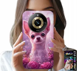 etui-do-realme-11-pro-slodka-chihuahua-na-rozowym-tle-kwiatami