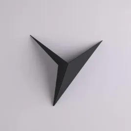 lampka-scienna-led-trojkatna-czarna-kripinc-dekoracyjna-do-salonu-sypialni