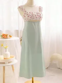 shein-trapezowa-satynowa-sukienka-z-teksturowa-gora-w-kwiaty-m-31735