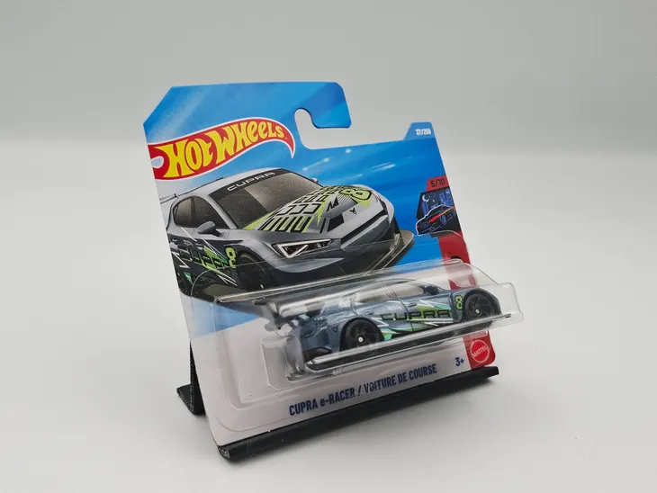 hot-wheels-cupra-e-racer-bohater-hot-wheels