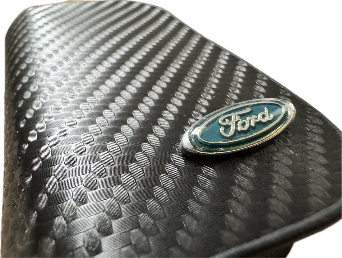 ford-brelok-breloczek-etui-karbon