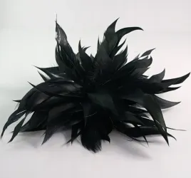 kwiat-z-pior-broszka-przypinka-piora-puszek-lolita-akcesoria-xxl-18-cm