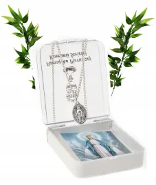 lancuszek-z-medalikiem-i-komunia-swieta-symbol-prezent-w-pueleczku