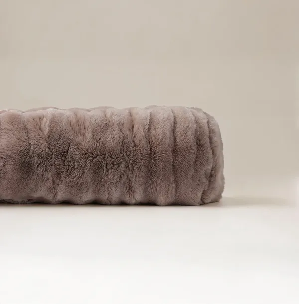 140x20-bodypillow-pompom-braz-dlugosc-140-cm