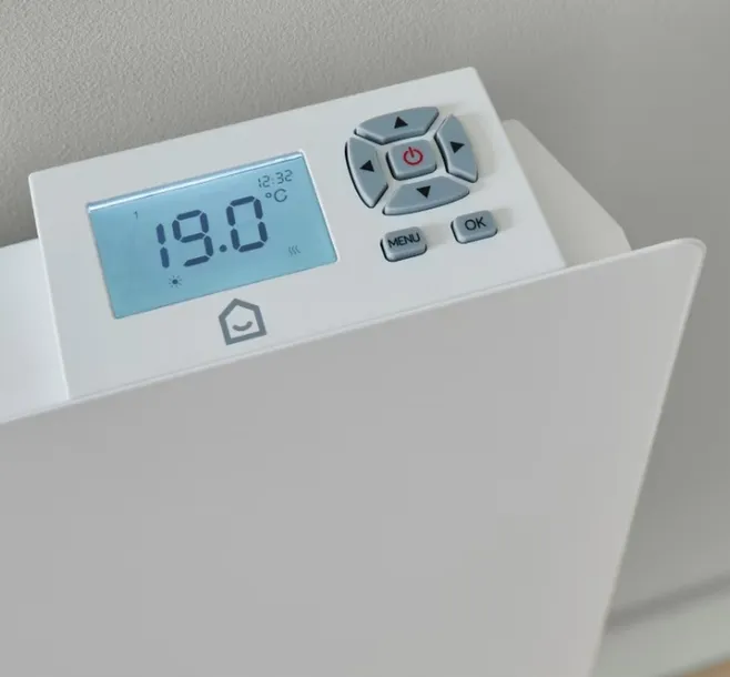 grzejnik-elektryczny-scienny-saris-bialy-1500w-timer-kolor-dominujacy-bialy